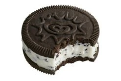 Wall's Cornetto Go Cookies & Cream 110ml Pack Size: 33 X 110ml