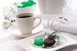 Brakes Wrapped Chocolate Mint Cremes Pack Size: 1 X 1kg (120 Pieces) -Snack Store 33779 3